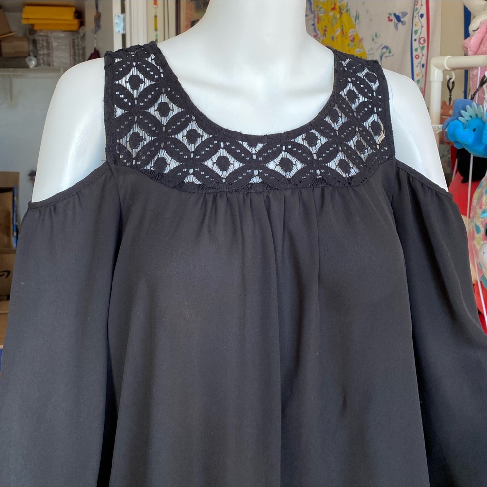 Black Blouse size small - Picture 4 of 5